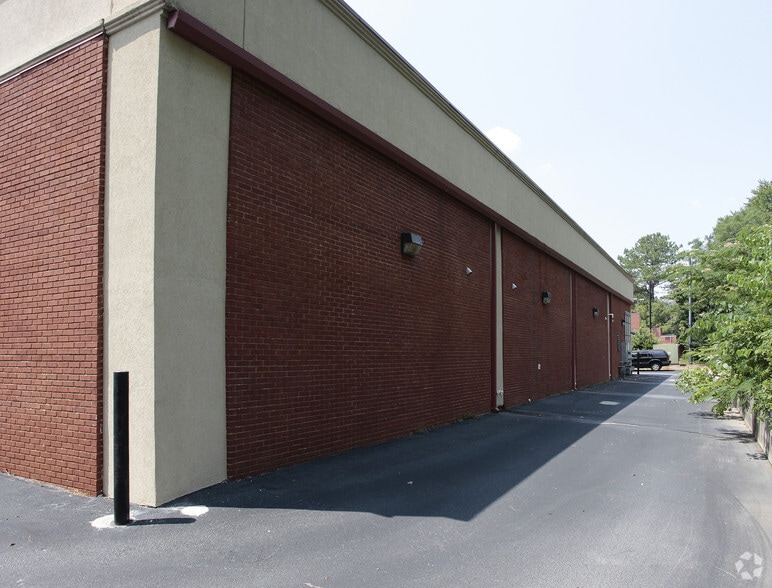 More Photos Of 790 S Glynn St, Fayetteville Storefront For Sale