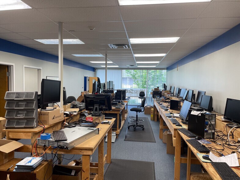 More Photos Of 2975 Brighton Henrietta Tl Rd, Rochester Light Manufacturing For Lease