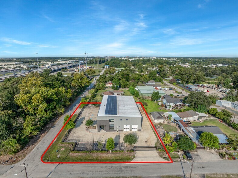 More Photos Of 5939 Albert Dr, Humble Light Distribution For Sale