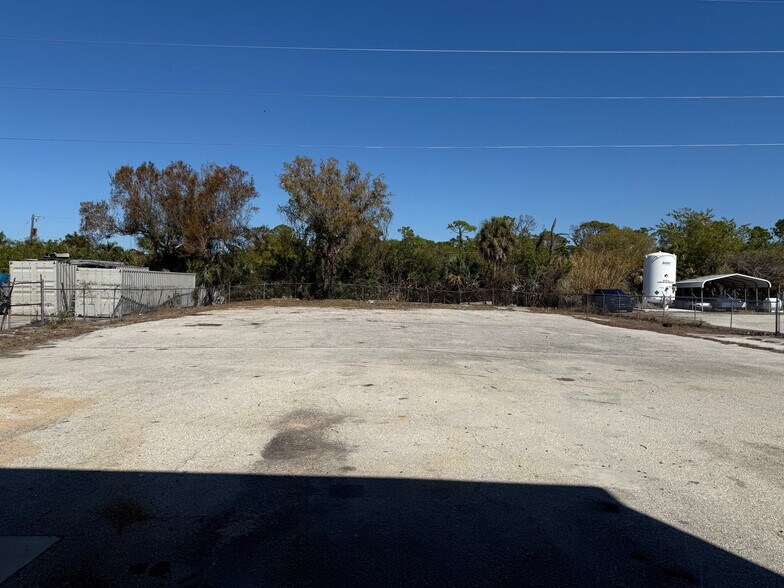 More Photos Of 174 Rich St, Venice Warehouse For Sale