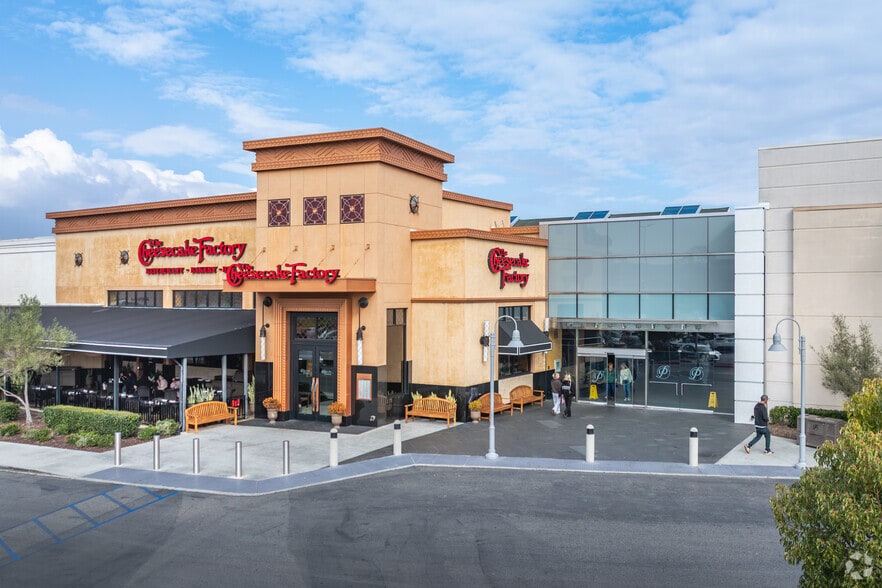 More Photos Of 40820 Winchester Rd, Temecula General Retail For Lease