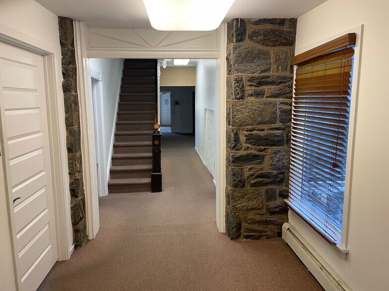 More Photos Of 1327 Old York Rd, Abington Medical For Sale