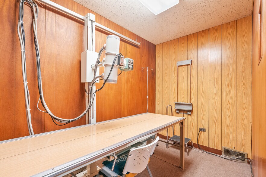 More Photos Of 13727-13739 S Huron River Dr, Romulus Storefront Retail Office For Sale