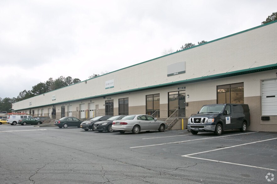 More Photos Of 300 Piedmont Ct, Doraville Warehouse For Lease