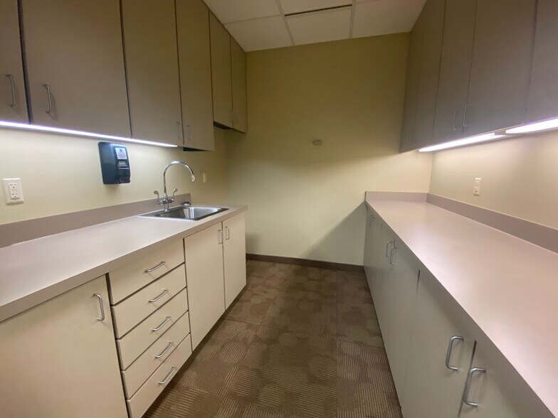 More Photos Of 400 W Tuscarawas St, Canton Office For Sale