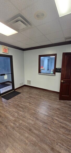 More Photos Of 1475-1495 W Main St, Tipp City Medical For Lease