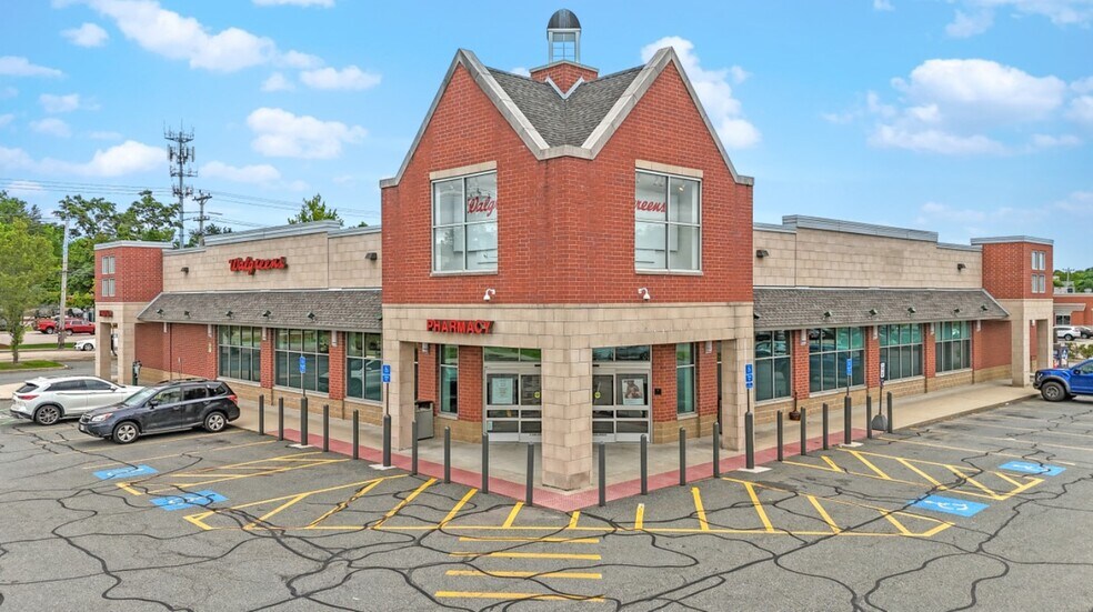 More Photos Of 121 Main St, Foxborough Drugstore For Sale