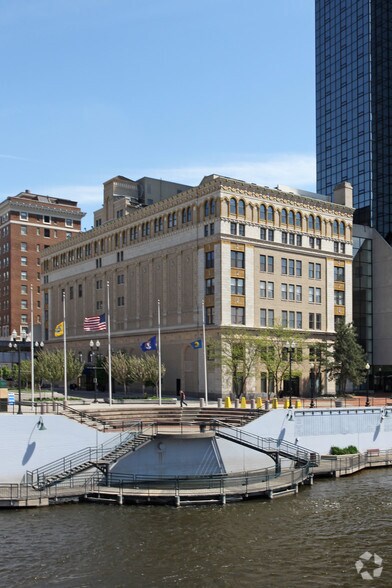 More Photos Of 220 Lyon St NW, Grand Rapids Office For Lease