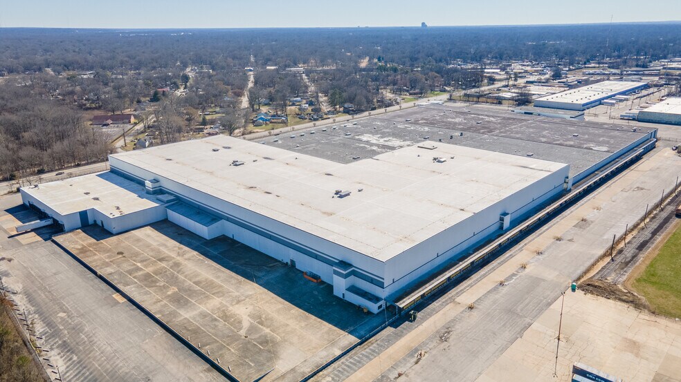 More Photos Of 3456 Meyers Rd, Memphis Distribution For Lease