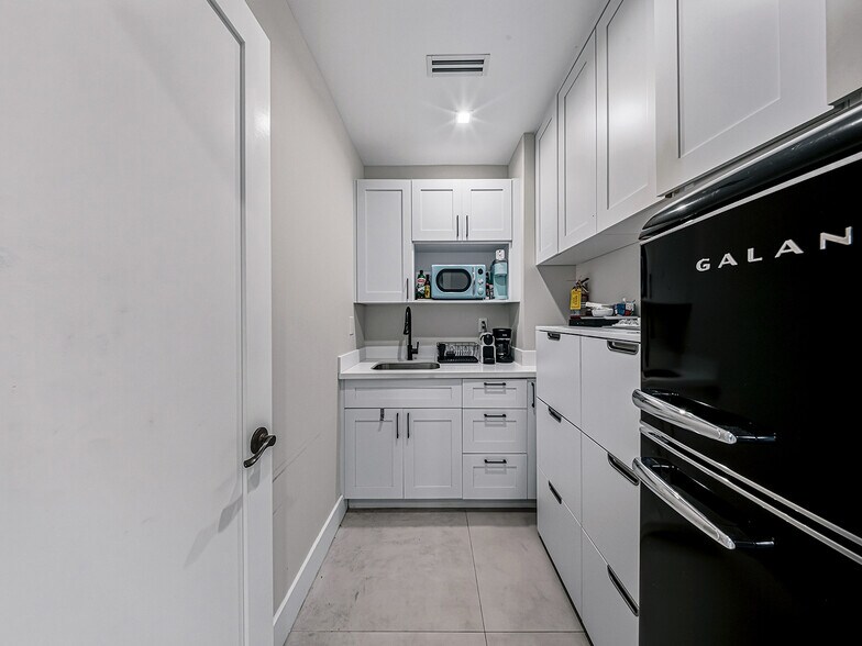 More Photos Of 150 SE 2nd Ave, Miami Office Residential For Sale