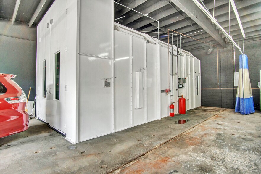 More Photos Of 13329 Sherman Way, North Hollywood Auto Repair For Sale
