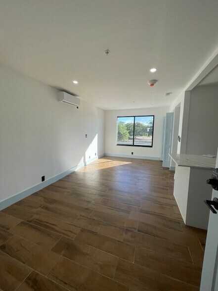 More Photos Of 2032-2036 N Dixie Hwy, West Palm Beach Apartments For Sale