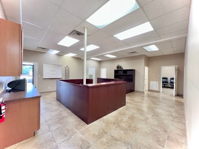 More Photos Of 3512 Avenue I, Rosenberg Office For Lease