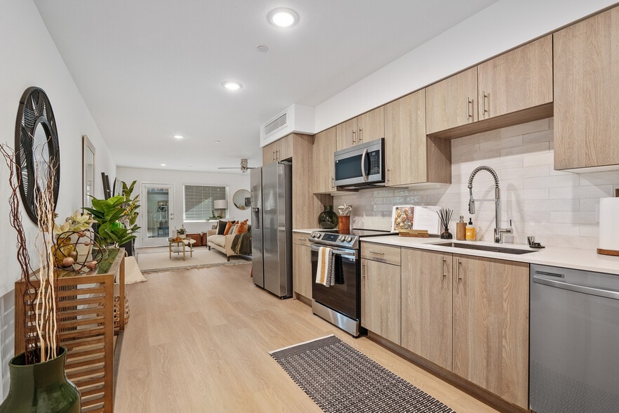 More Photos Of 2426 4th Ave, San Diego Apartments For Lease