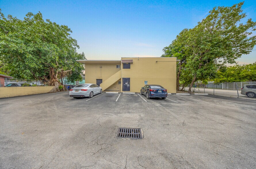 More Photos Of 1 NE 78th St, Miami Apartments For Sale