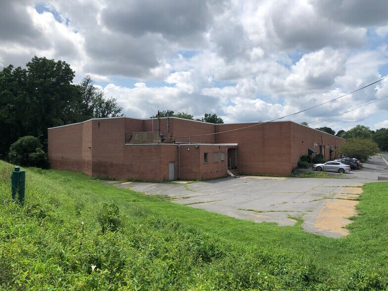 Primary Photo Of 3415-3501 Windom Rd, Brentwood Warehouse For Lease