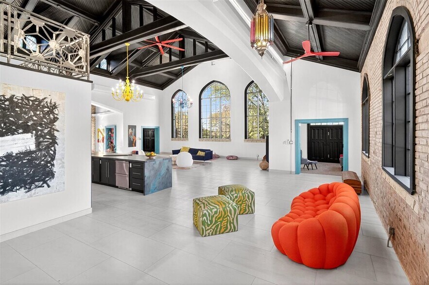 More Photos Of 1034 S Kingshighway Blvd, Saint Louis Office For Sale