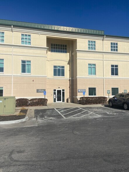 More Photos Of 3510 Clinton Pl, Lawrence Medical For Lease