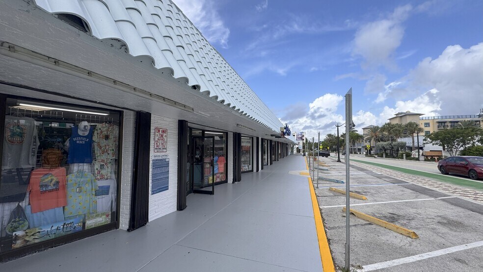 More Photos Of 2060-2084 NE 2nd St, Deerfield Beach General Retail For Sale