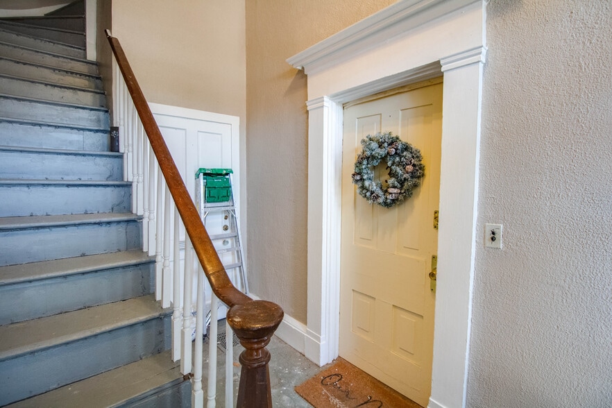 More Photos Of 1011 State St, Alton Apartments For Sale