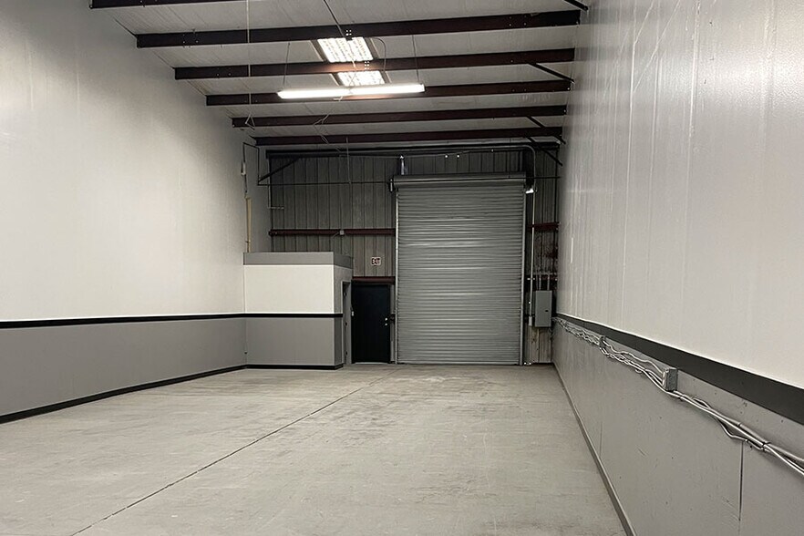More Photos Of 920 E 124th Ave, Tampa Warehouse For Lease