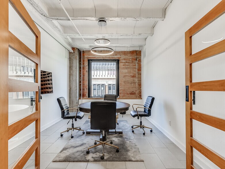 More Photos Of 204 N Robinson Ave, Oklahoma City Office Residential For Lease