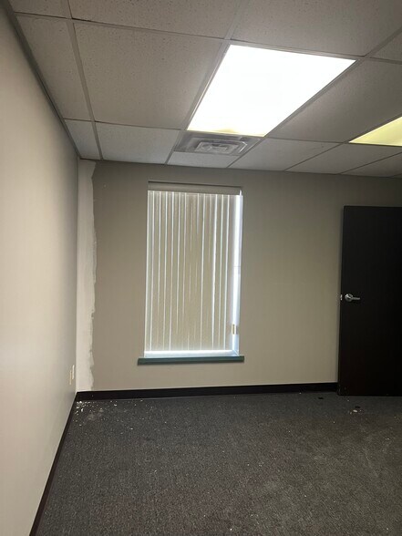 More Photos Of 12303 Delta St, Taylor Industrial For Sale