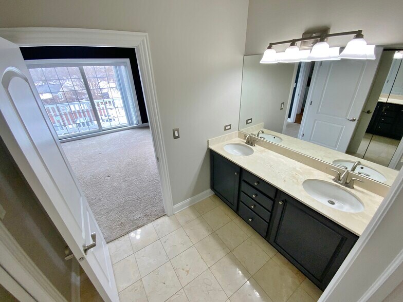 More Photos Of 219 White St, Frankfort Office Residential For Sale