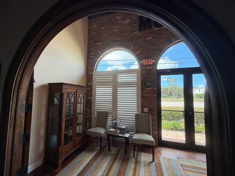 More Photos Of 11338 Bonita Beach Rd, Bonita Springs Loft Creative Space For Sale