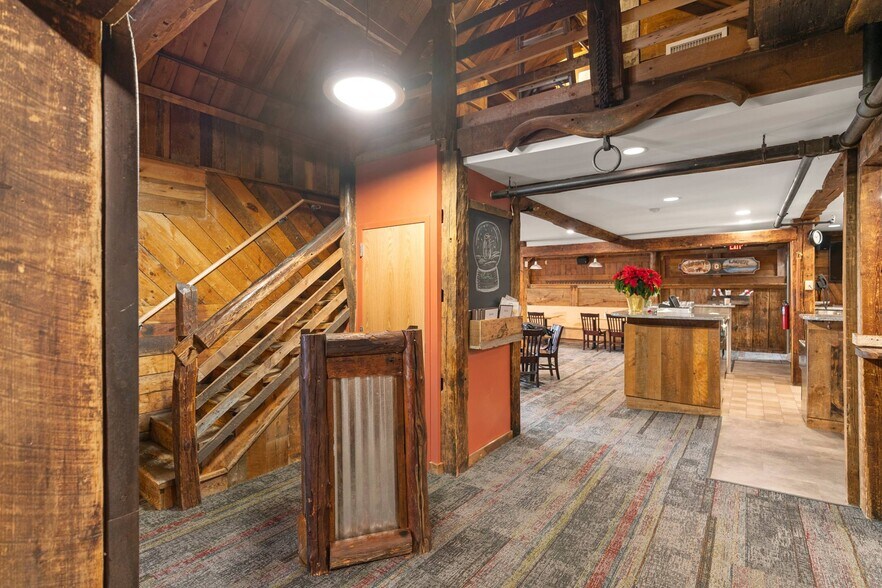 More Photos Of 512 Main St, Saco Restaurant For Lease