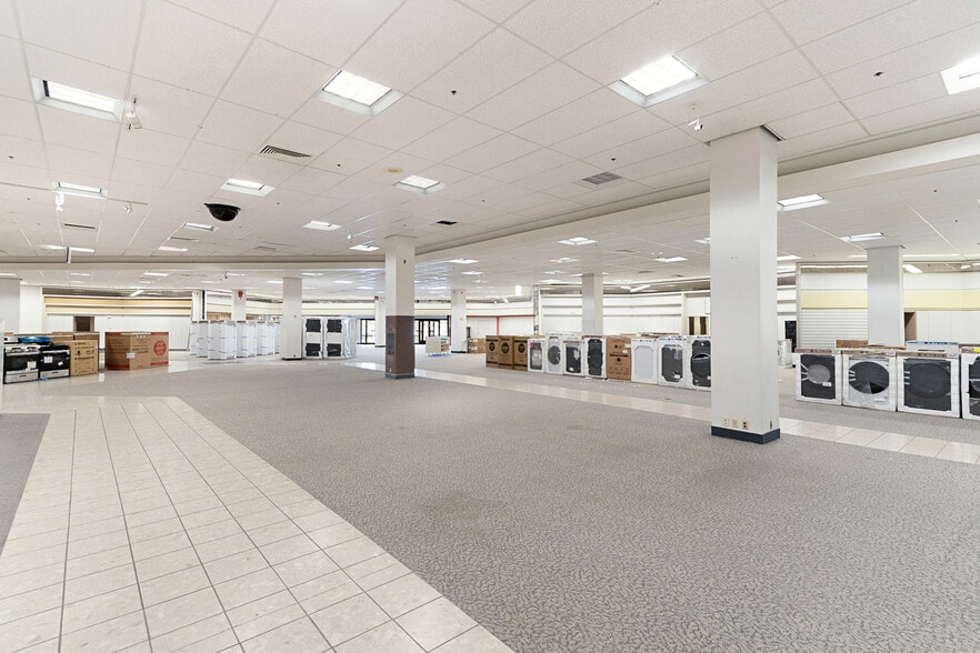 More Photos Of 1400 Dell Range Blvd, Cheyenne Unknown For Lease