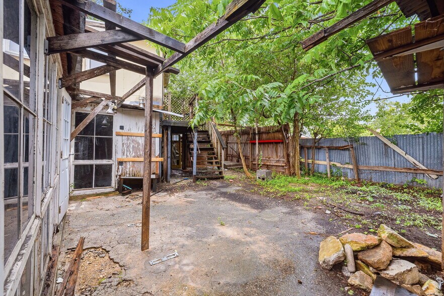 More Photos Of 200 Mission Rd, San Antonio Flex For Sale