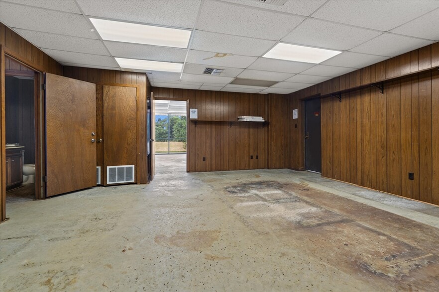 More Photos Of 1528 Nnw Loop 323, Tyler Office For Sale