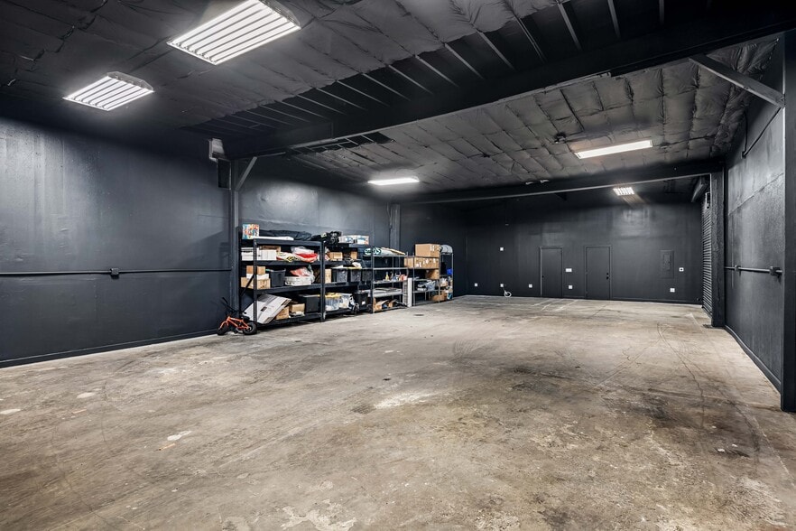 More Photos Of 15131 Illinois Ave, Paramount Warehouse For Sale