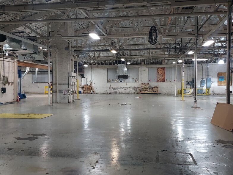 More Photos Of 111 E Broad St, South Whitley Warehouse For Sale