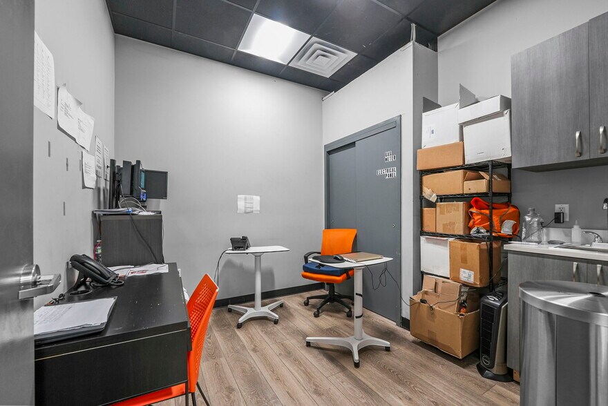 More Photos Of 530-540 Bergen Blvd, Ridgefield Office For Sale