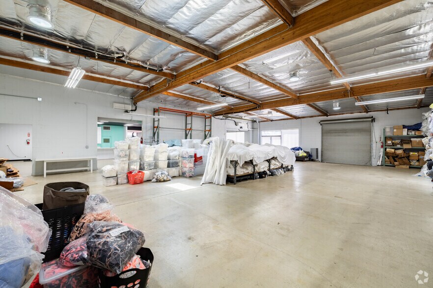 More Photos Of 401-405 W Foothill Blvd, Monrovia Freestanding For Lease