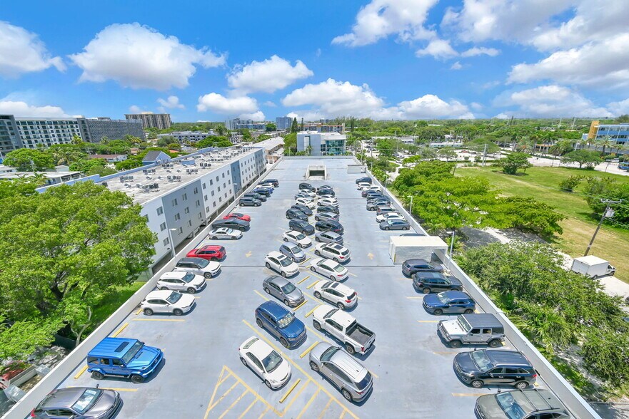More Photos Of 12550 Biscayne Blvd, North Miami Medical For Sale