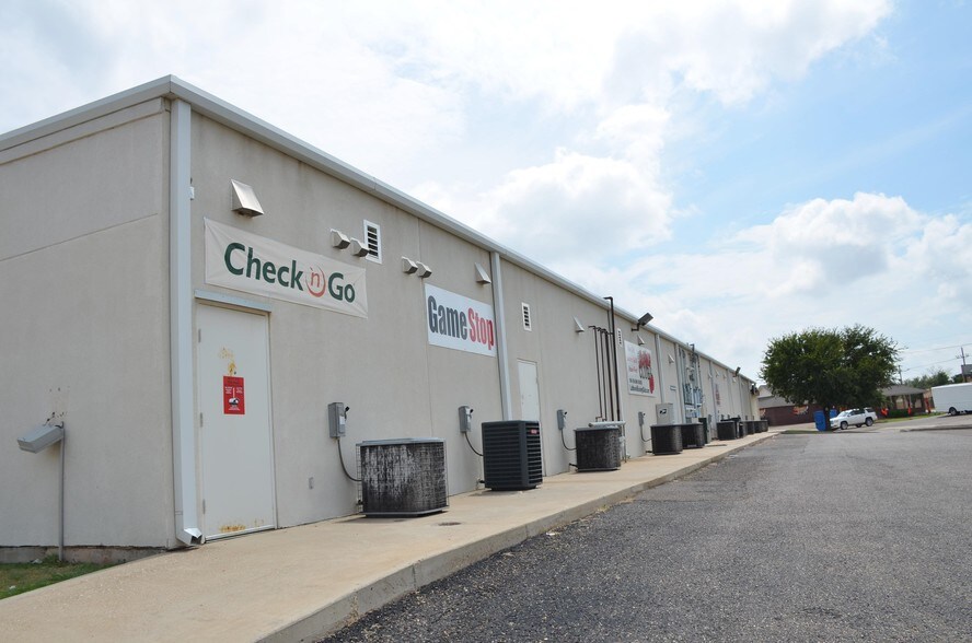 More Photos Of 417 Frankford Ave, Lubbock General Retail For Sale