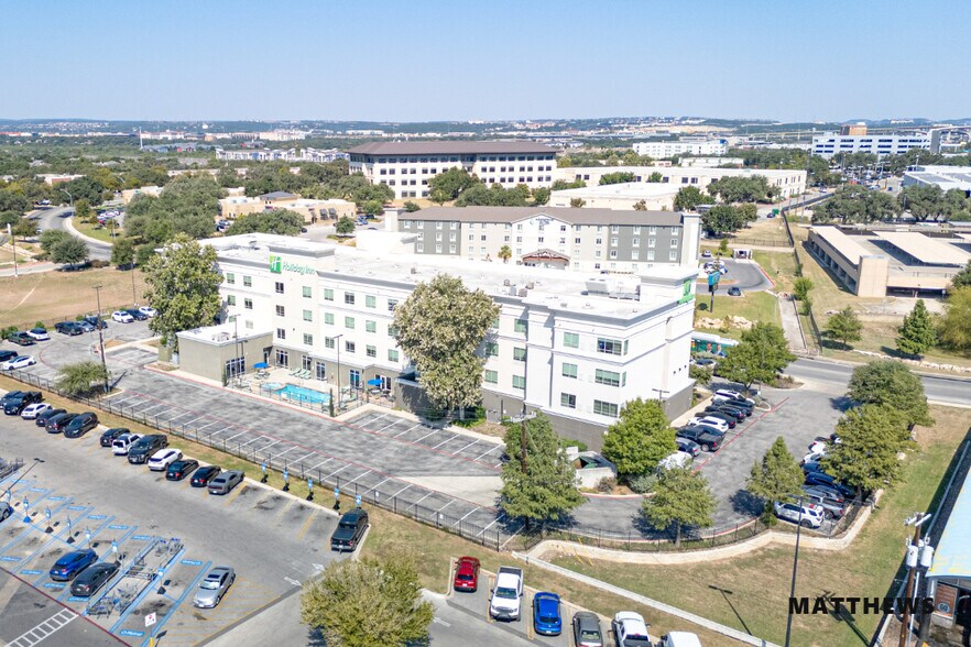 More Photos Of 5535 University Heights Blvd, San Antonio Hotel For Sale