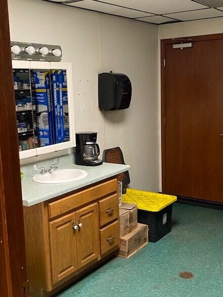 More Photos Of 600 Meyer Rd, Celina Flex For Lease