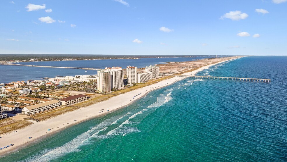 More Photos Of 8460 Gulf Blvd, Navarre Freestanding For Sale