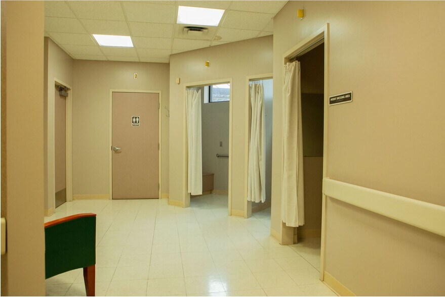 More Photos Of 790 Creekview Dr, Columbus Medical For Sale