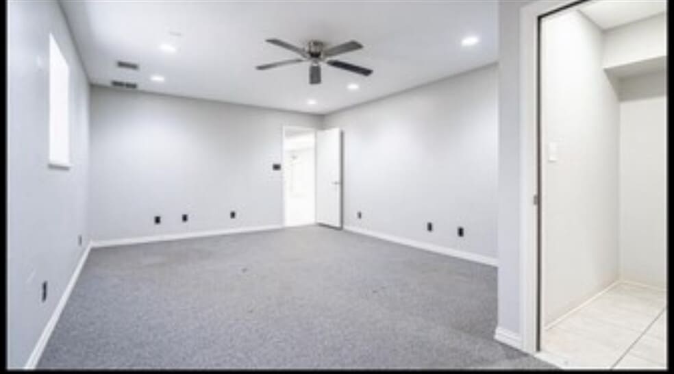 More Photos Of 10100 Hicks Field Rd, Fort Worth Warehouse For Sale