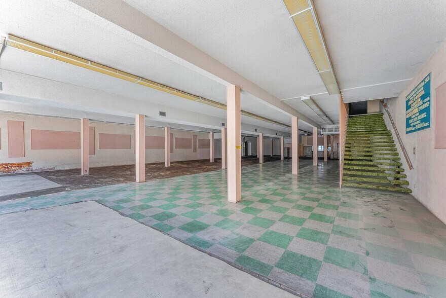 More Photos Of 200 S Stanton St, El Paso General Retail For Sale