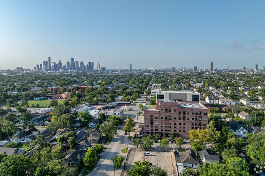 More Photos Of 1111 Studewood St, Houston Apartments For Lease