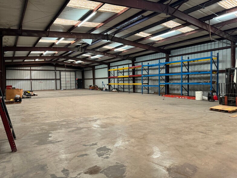 More Photos Of 3911 W University Dr, Edinburg Showroom For Lease