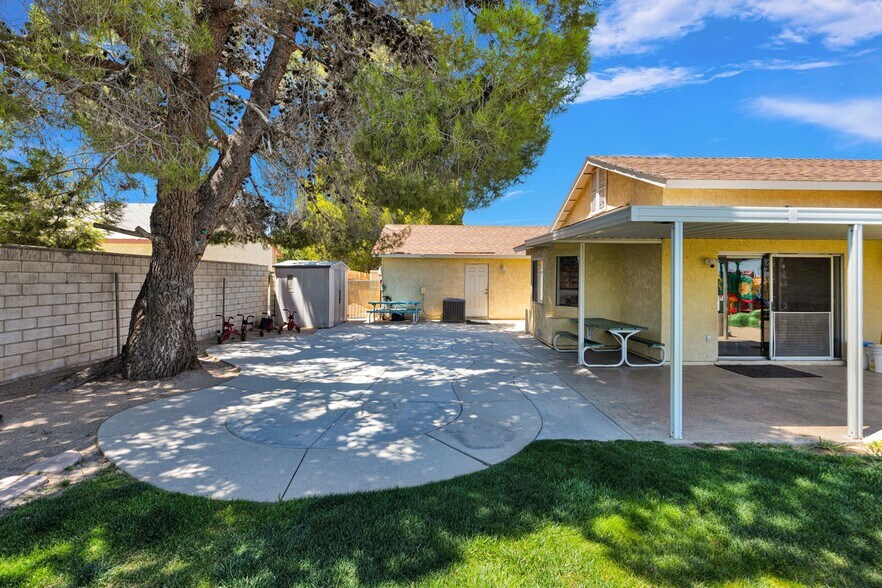 More Photos Of 12883 Amethyst Rd, Victorville Daycare Center For Sale