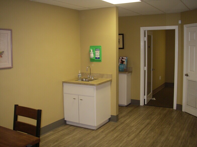 More Photos Of 101-113 NE 19th Dr, Okeechobee Medical For Lease