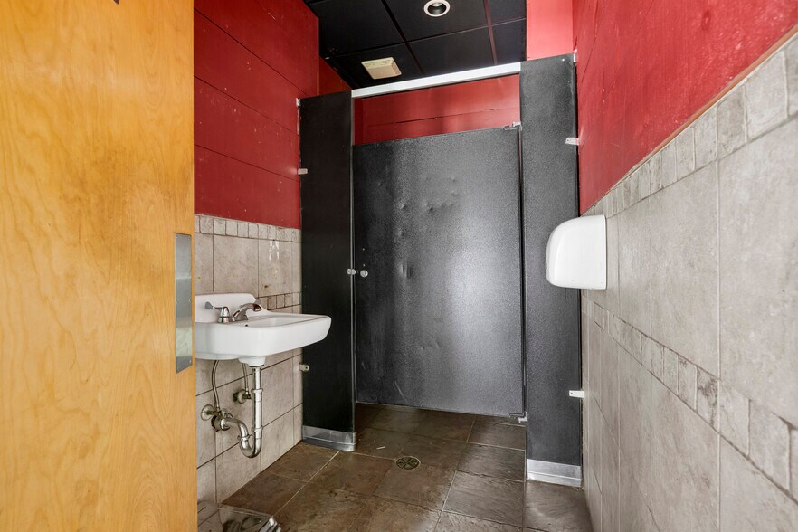More Photos Of 82 N Pearl St, Albany Apartments For Sale